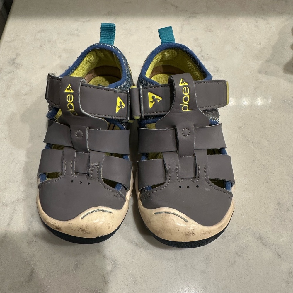 PLAE Sam 2.0 Gray and Blue Sporty Sandals with Velcro Closure